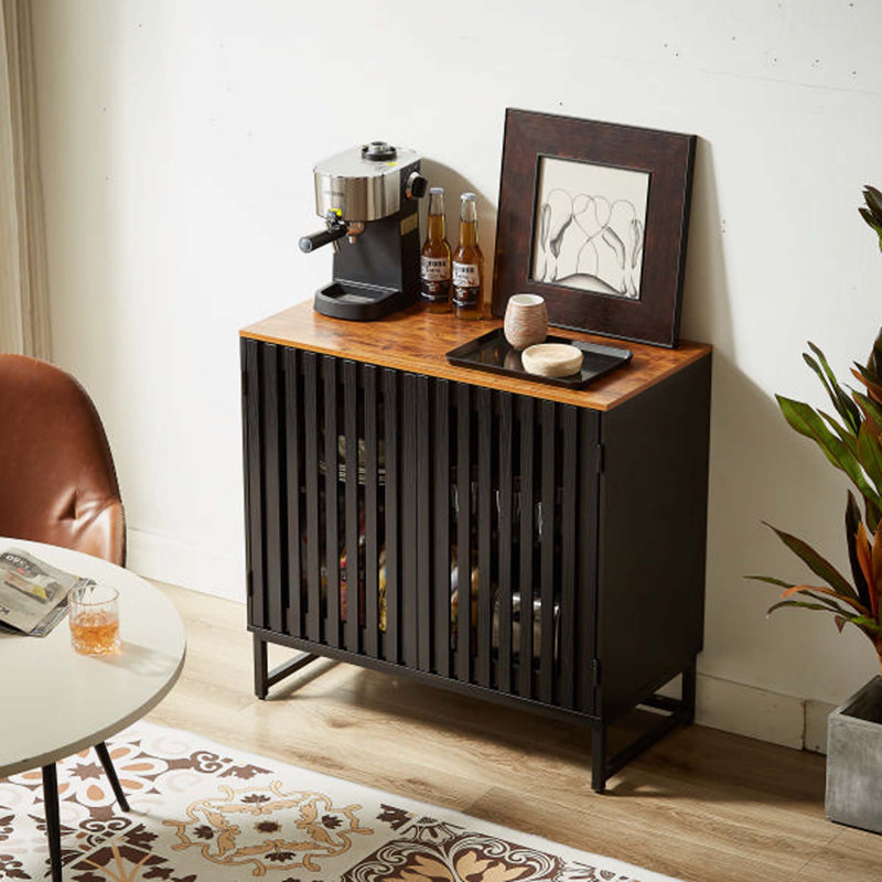 Armoire décorative avec panneau à lattes rayé et porte à lattes en bois aggloméré moderne de haute qualité et pieds en métal