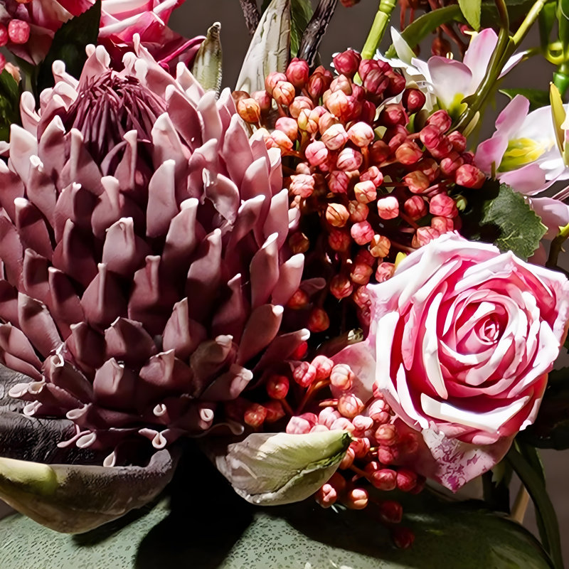 Ornements de fleurs simulées
