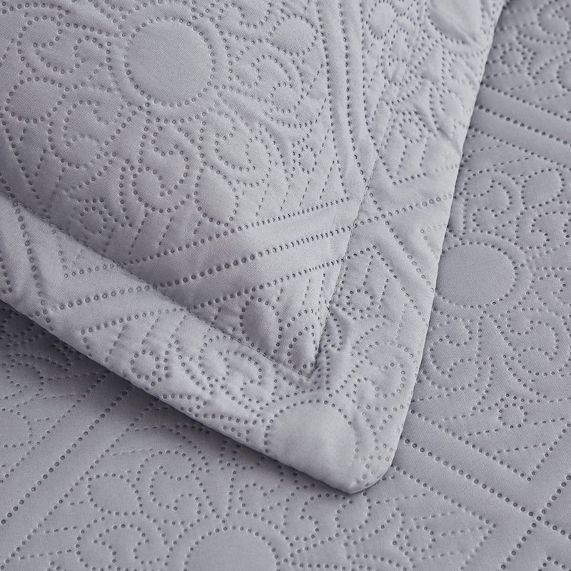 Crespi Coverlet, Queen Quilt + 2 Standard Shams
