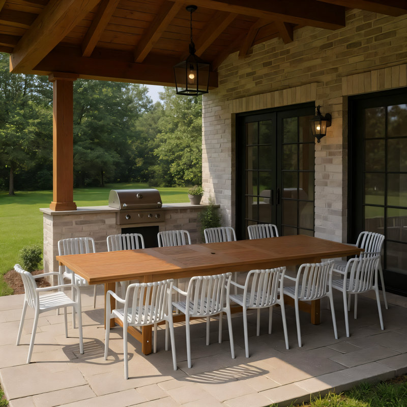 Ensemble de table de salle à manger extensible et chaises d'extérieur 13 pièces Wayland | Finition teck | Idéal pour le patio, la table brun clair et les chaises blanches