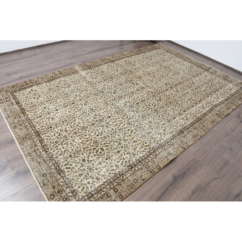 Tapis beige 73,3 x 115 po