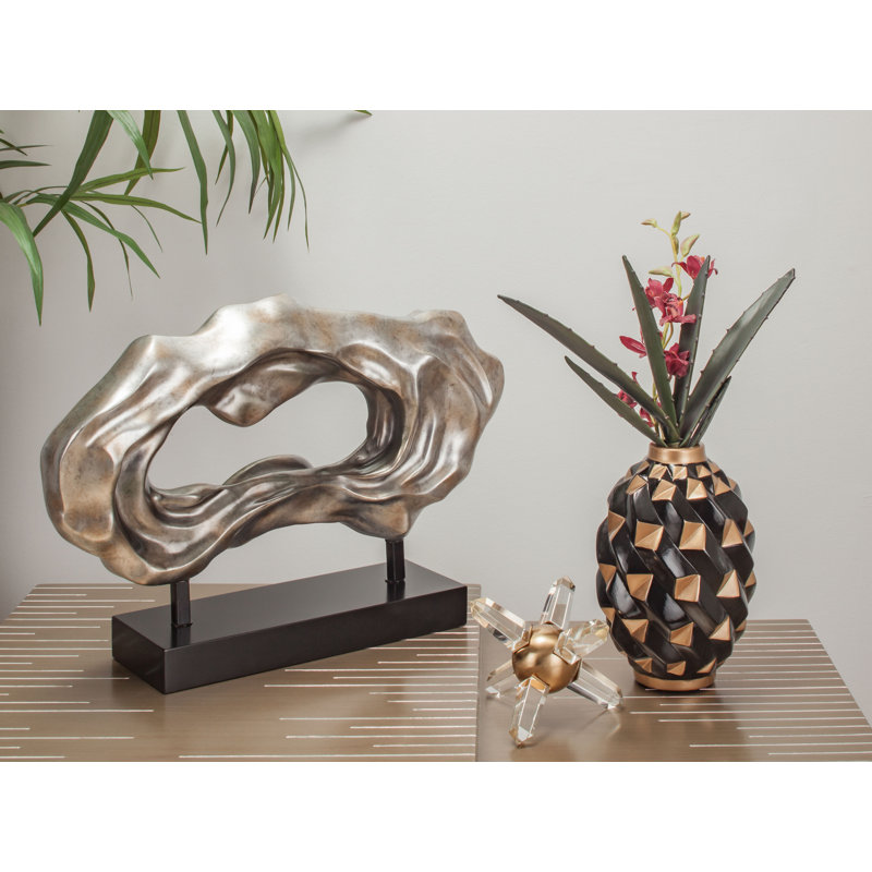 Figurines & Sculptures