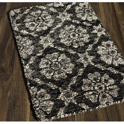 Rodrigo Floral Indoor Rug