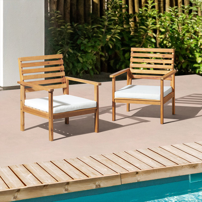 Chaise de patio avec coussins