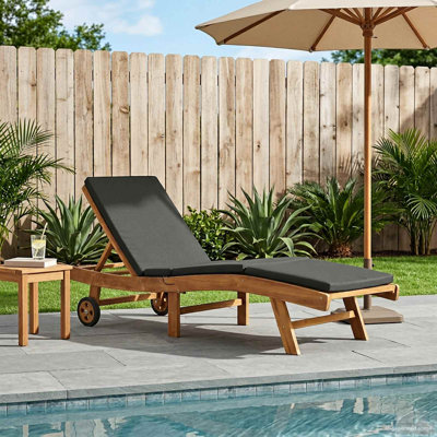 Outdoor Lounge Chair