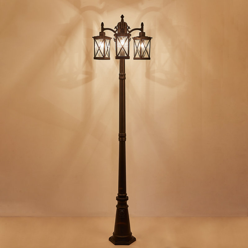 Full Post Light With Dusk To Dawn and Built-In Outlet 