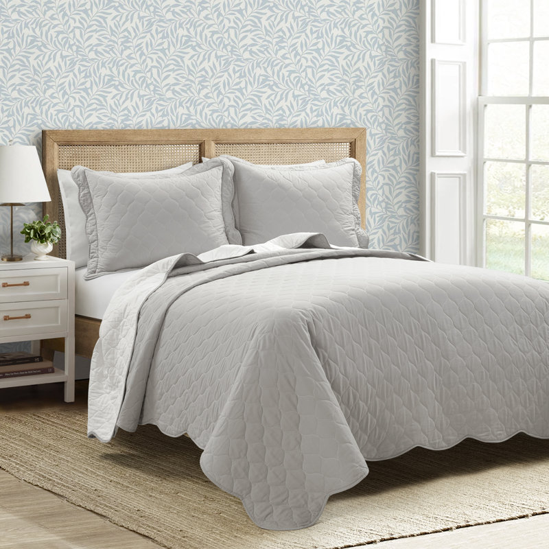 Lush Decor Coastal Chic Scalloped Edge Reversible Cotton Quilt Set, California King Quilt, Gray
