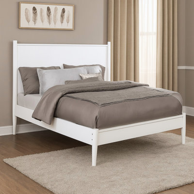 Grand lit plateforme Mid-Century blanc avec pieds confortables et ronds fuselés, ensemble de lattes de taille moderne, structure en bois d'ingénierie, sans sommier