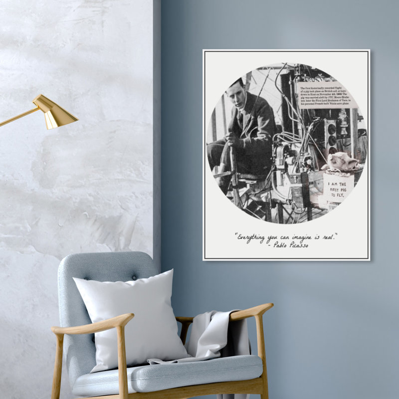 Premier cochon d'Ist à voler - reproduction de photo, Cadre blanc, H 36 po x l 30 po x P 1,5 po
