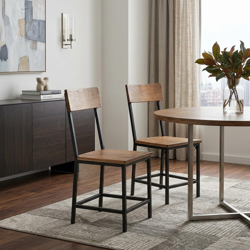 Ensemble de deux chaises d'appoint à dossier ouvert en métal brun et noir et bois massif