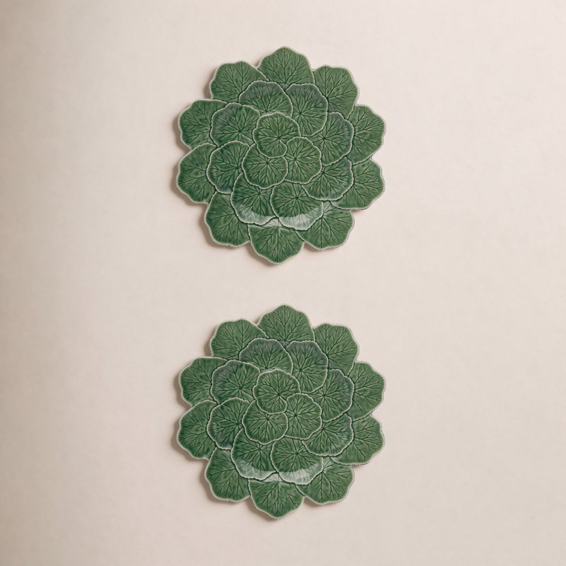 Geranium Chargers, Green