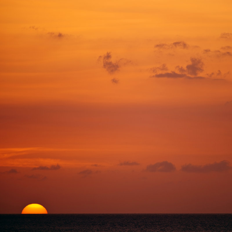 Coucher de soleil sur les Caraïbes par Peeterv, H 20 po x l 20 po