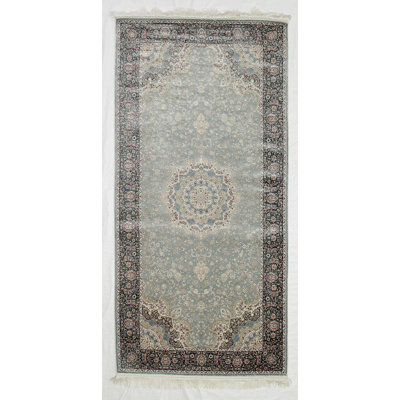 Hand Tufted Silk Indoor Rug