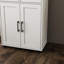 Armoire de rangement à double porte avec espace intérieur réglable, tiroirs et tablettes ouvertes pour la décoration intérieure dans le salon de bureau, panneau de particules blanc, tablettes en solution de 11,79 po de largeur, tablettes, conception