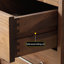 Bureau moyen moyen-610716177-610716176
