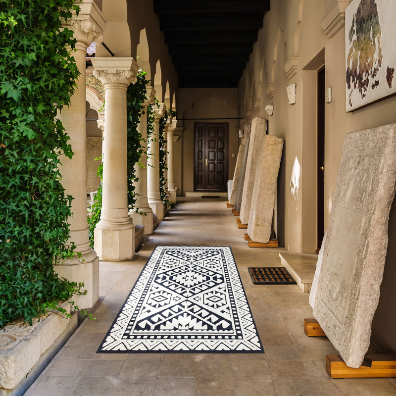 Kerber Geometric Indoor Rug, Rectangle 3'11" x 5'7"