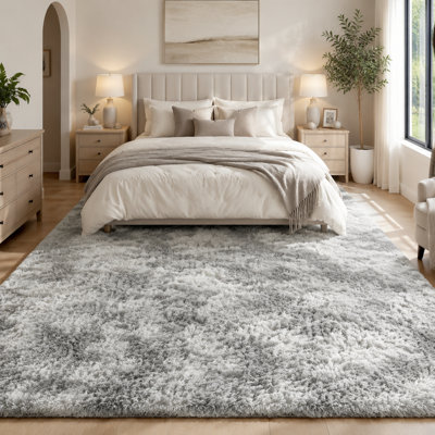 Tapis à poil long gris clair 10 po x 14 pi pour salon