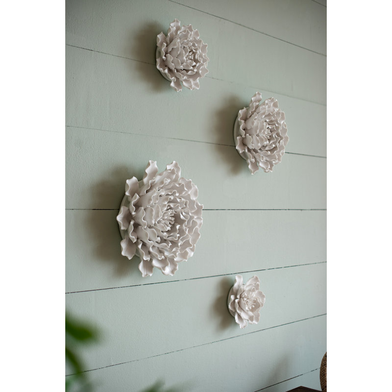 Présentoir à fleurs en céramique fabriqué à la main Elsmere, pétales texturés crème, 9,3 po x 9,3 po x 3 po, magnifique décoration pour mur, table et tablette, ornement mural 3D facile à installer, avec table de 9,3 po x 9,3 po x 3 po, table élégante