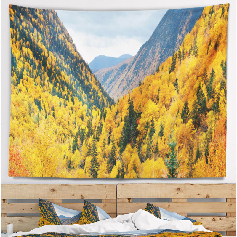 Paysage, tapisserie d'automne jaune sur une tapisserie, H 32 po x l 39 po