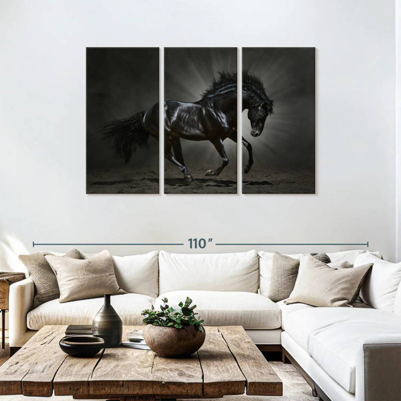 Cheval noir élégant, H 48 po x l 74 po