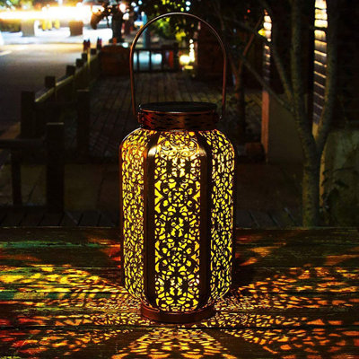 Solar Hexagonal Metal Lantern,Outdoor Solar Lanterns,Solar Lanterns For Outside Hanging,Garden Decor For Outside,Lanterns Decorative Outdoor,Metal Solar Lantern For Garden Patio Courtyard Lawn,Gardening Gifts