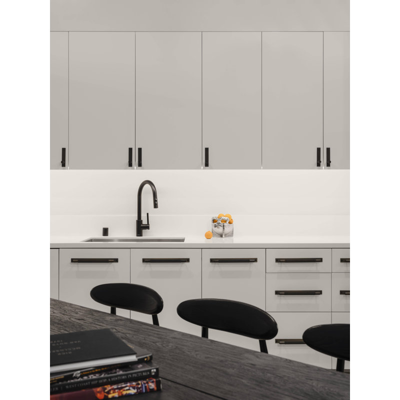 Pull Bar / Plate / Cross, Black, 8 43/50"