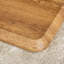 Une table basse rectangulaire moderne et tendance avec un plateau en verre trempé et des pieds en grain de bois. Convient au salon: 47,2 po x 25,4 po x 17,9 po