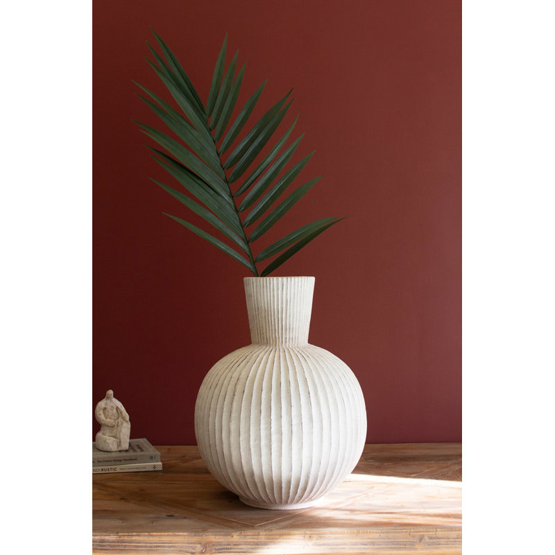 Vase décoratif Gany, fond sphérique, résine blanche vieillie, H 22 po x l 16 po x P 16 po