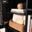 Bureau avec esthétique côtière, finition noire, rangement peu encombrant, 4 tablettes, gestion des câbles, pour les espaces de vie, économie, centre ouvert réglable, salle à manger et