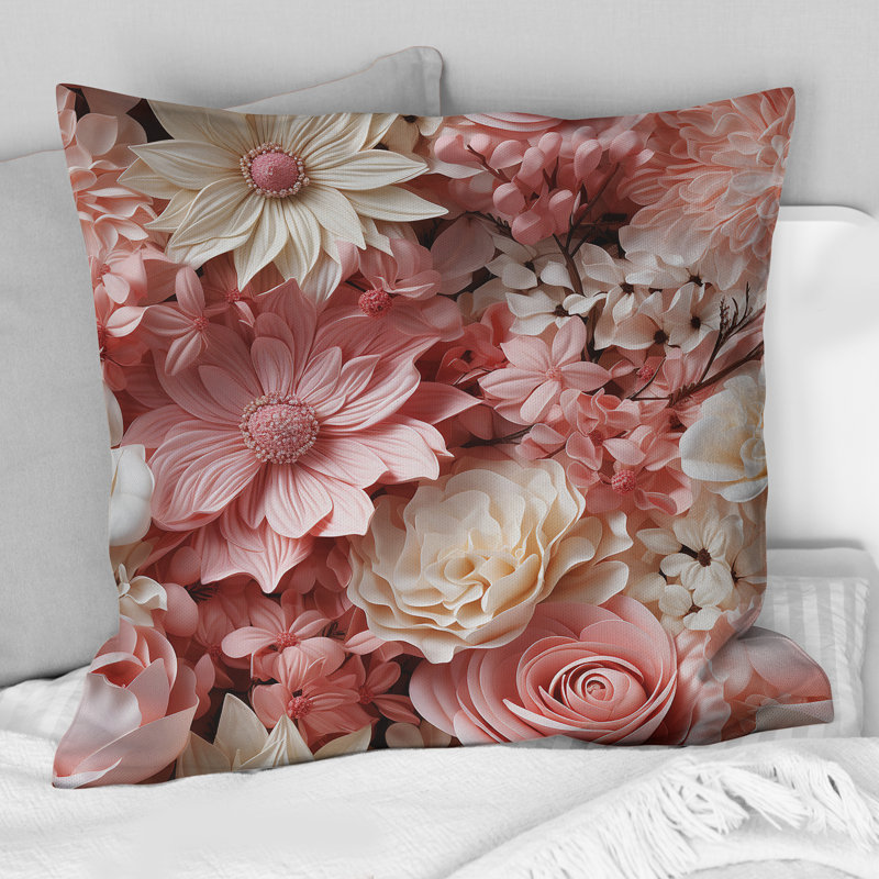 Coussin décoratif rose et blanc avec dentelle romantique «Whispers Flowers I», H 16 po x l 16 po