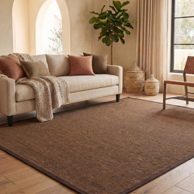 Tapis brun en jute