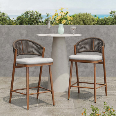 Ensemble de 2 tabourets de comptoir d'extérieur modernes avec structure en aluminium et dossier en rotin festonné