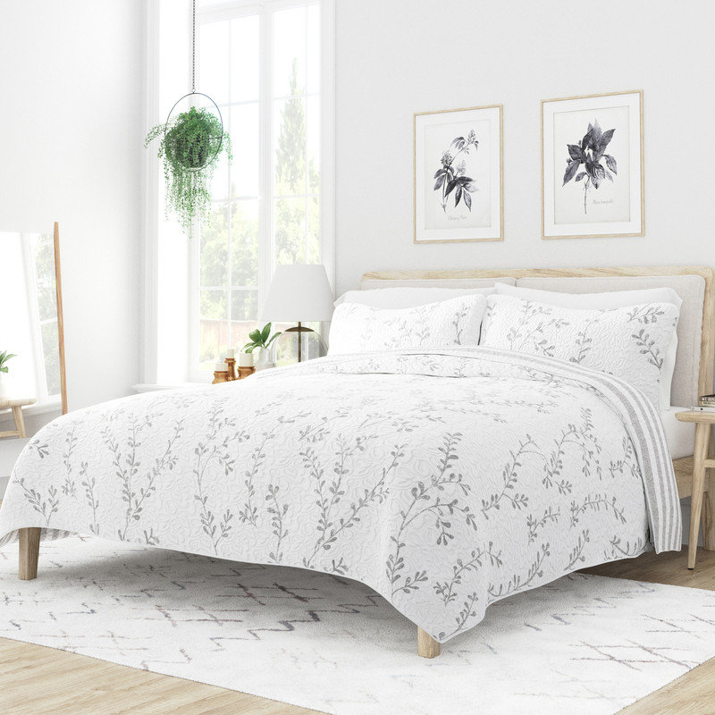 Light Gray and White Reversible Microfiber Quilt Set with Shams
