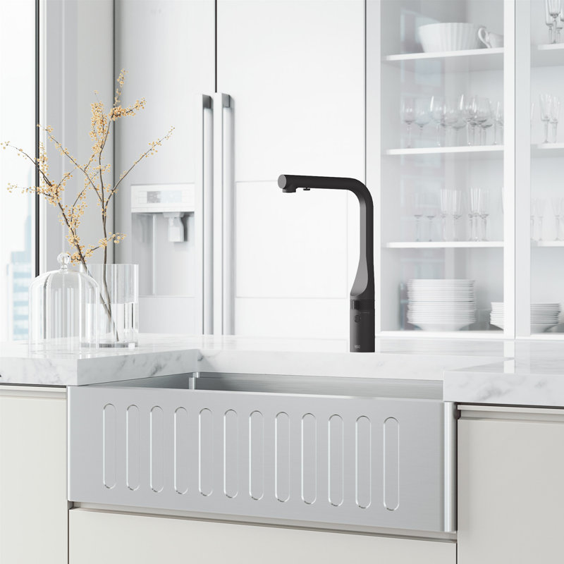 Jewel Touchless Sensor 15 in. Single Handle Pull-Out Kitchen Faucet, Matte Black