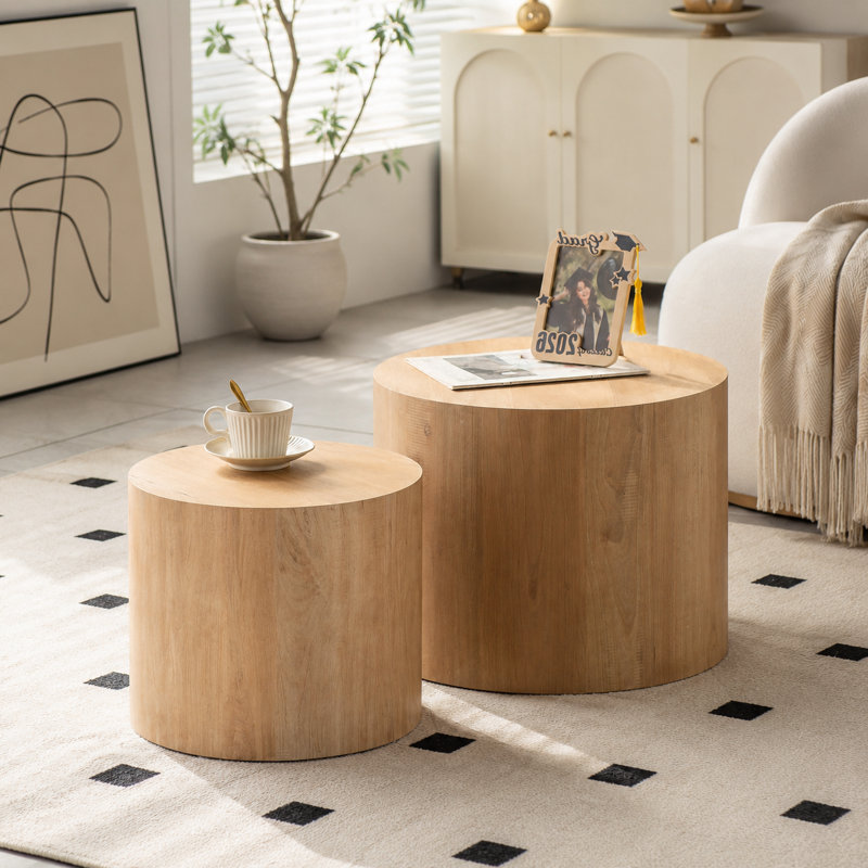 Tables d'appoint rondes en bois, Walnut