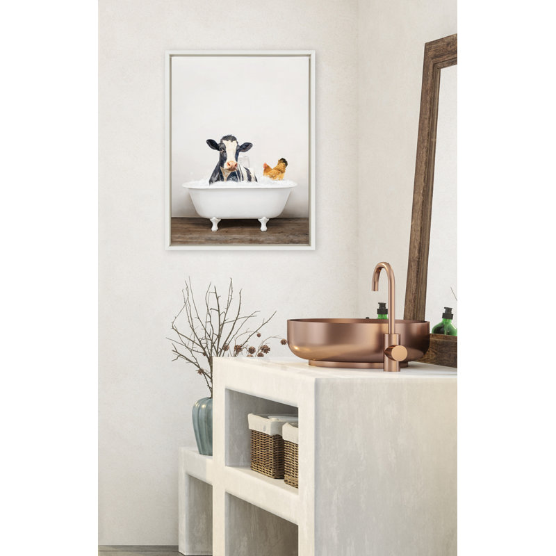 «Cow and Chicken in Rustic Bath» par Amy Peterson, reproduction d'art sur toile encadrée, Cadre blanc