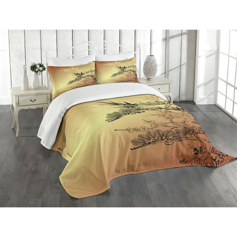 Queen Size White Quilted Bedspread Set with Pillow Shams