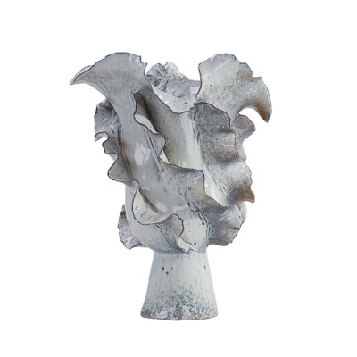 Grand vase en porcelaine ondulée
