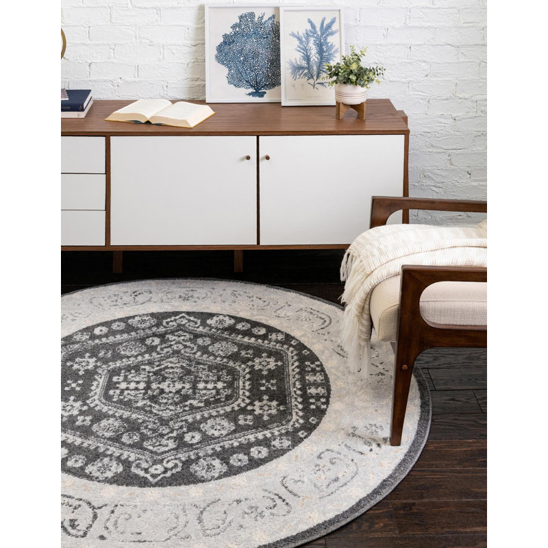 Akins Oriental Indoor Rug, Round 3'
