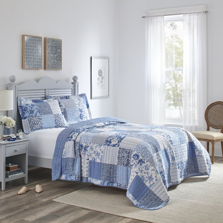 https://assets.wfcdn.com/im/65528084/resize-h755-w755%5Ecompr-r85/1766/176610305/Laura+Ashley+Paisley+Patchwork+Cotton+Reversible+Blue+Quilt+Set.jpg