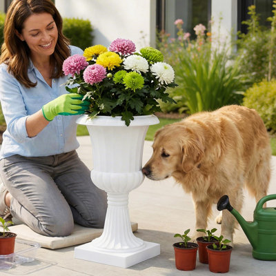 Pot à fleurs classique 2 pièces, urnes en plastique de 19,7 pouces de hauteur, pots à fleurs sur pied, pots à plantes en résine pour porte de véranda de jardin, blanc