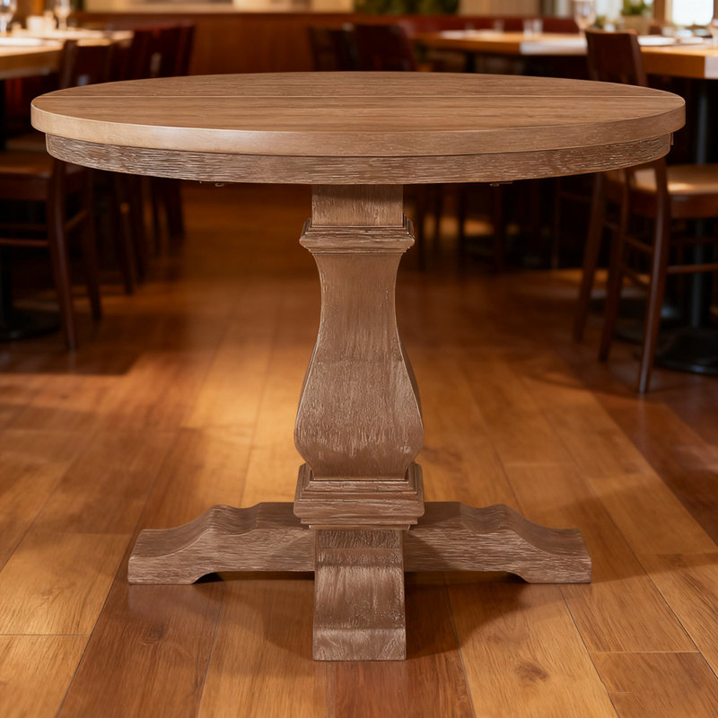 Oval Extendable Dining Table With Spacious Surface And Versatile Design, Perfect For Family Gatherings And Entertaining Guests.
