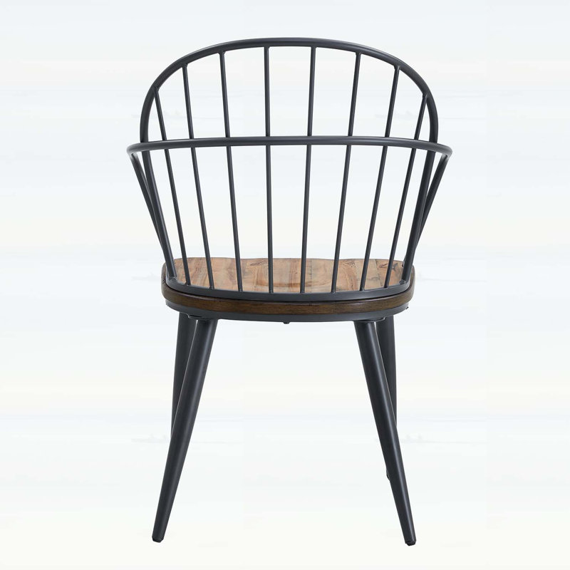Ensemble de chaises de salle à manger élégantes avec pieds en métal et finition bouleau clair, parfait pour les décors modernes et industriels