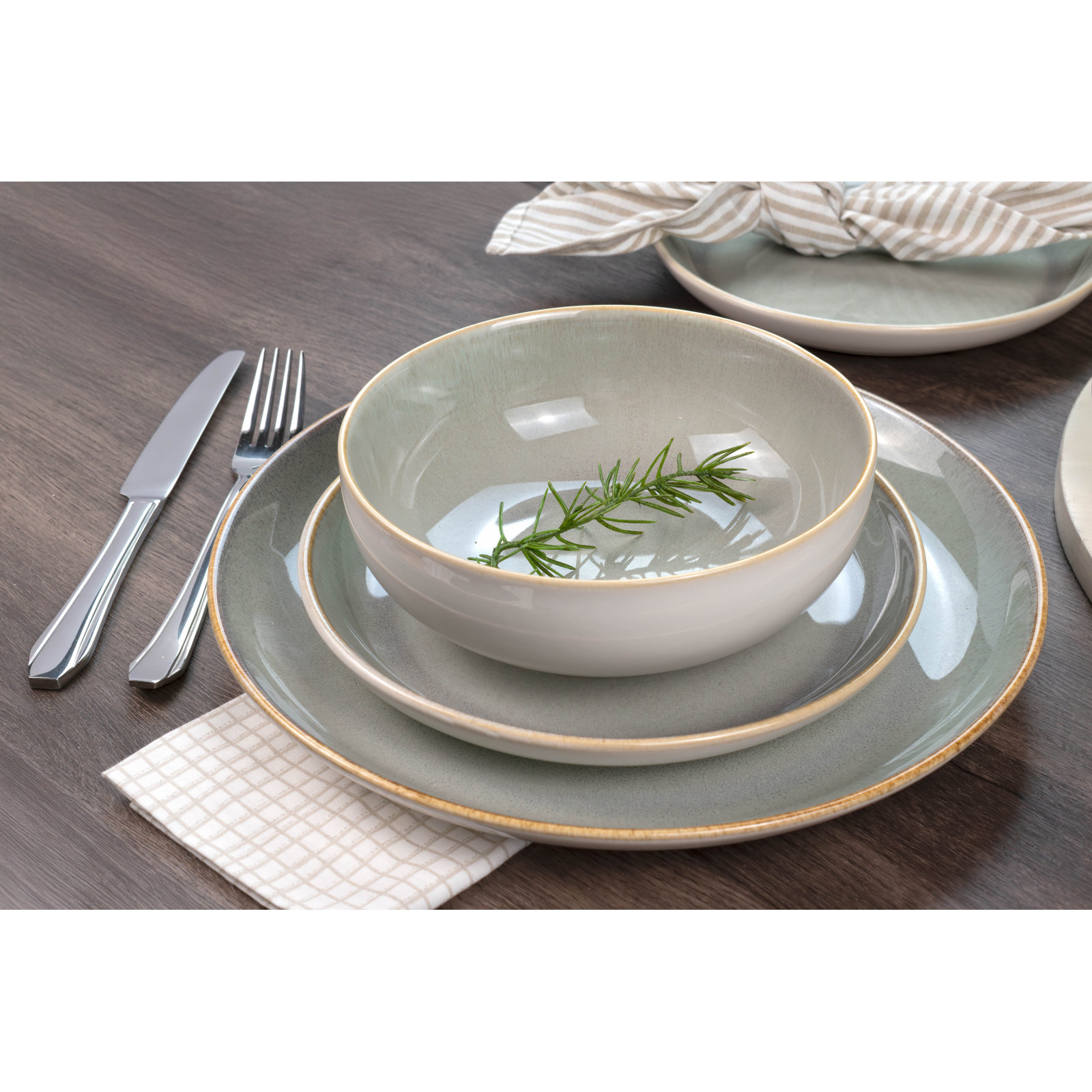 Resona Stoneware 16 Piece Dinnerware Set - Service for 4, Moss Green/Cream