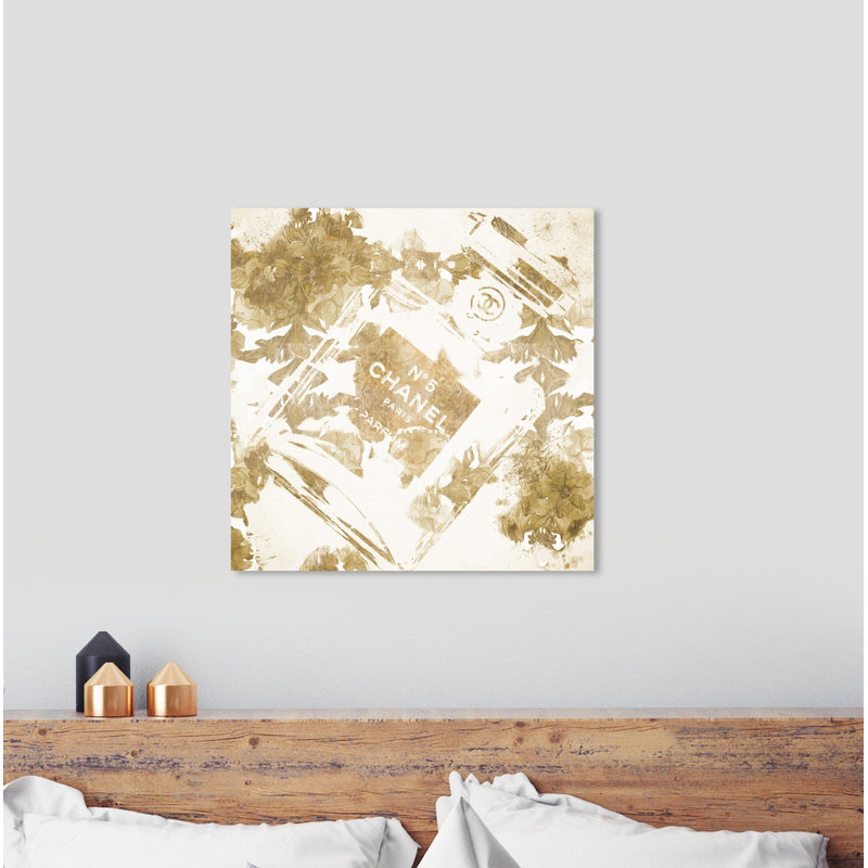 « gold fleur odeur v2 » par oliver gal, impression sur toile tendue, H 36 po x l 36 po x P 1,5 po