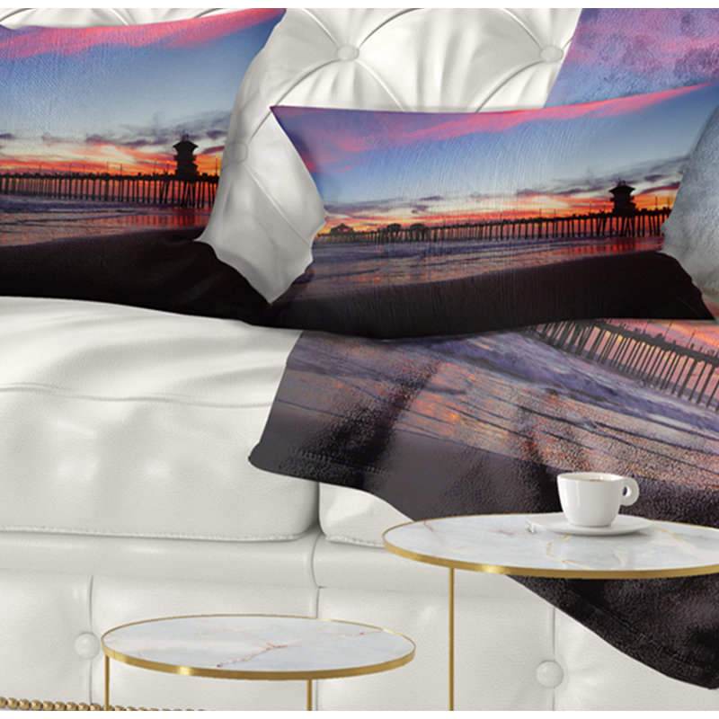Coussin lombaire en mer avec nuages sea shore sea bridge