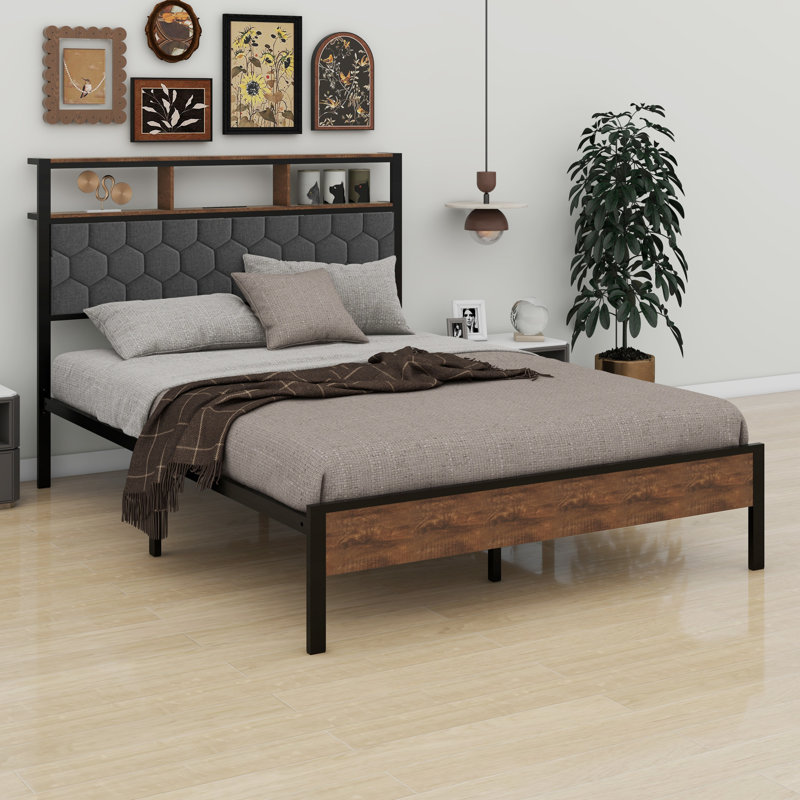 Table de chevet avec lit doux, Lit double 