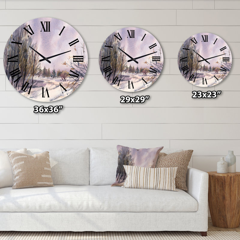 Paysage d'hiver avec des tons de neige mauves - Horloge murale traditionnelle, Surdimensionné
