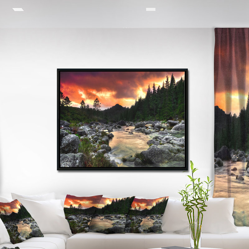 «Rocky Mountain River at Sunset», photographie, H 12 po x l 20 po x P 1 po, Toile avec cadre flottant