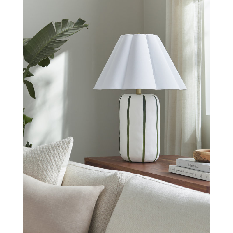 Lampe de table Lowrey, H 25 po x l 18 po x P 18 po, Vert